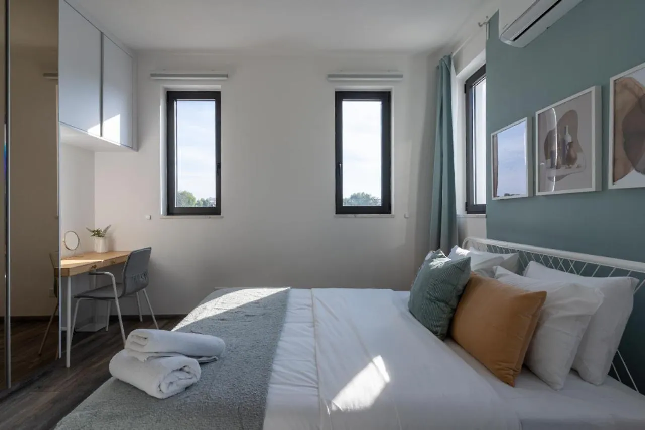 Marble 2-Bedroom Apartment In Larnaca 0*,  Cypern