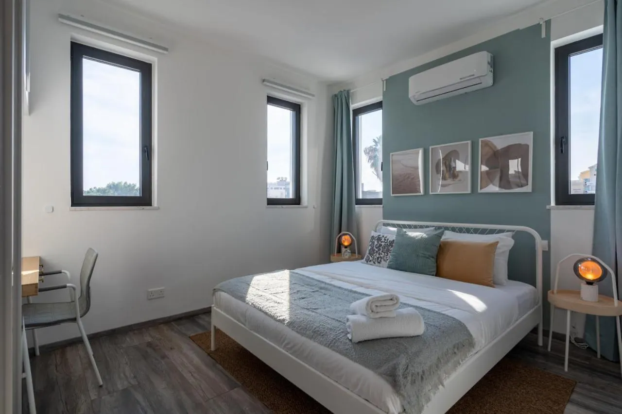 Marble 2-Bedroom Apartment In Larnaca