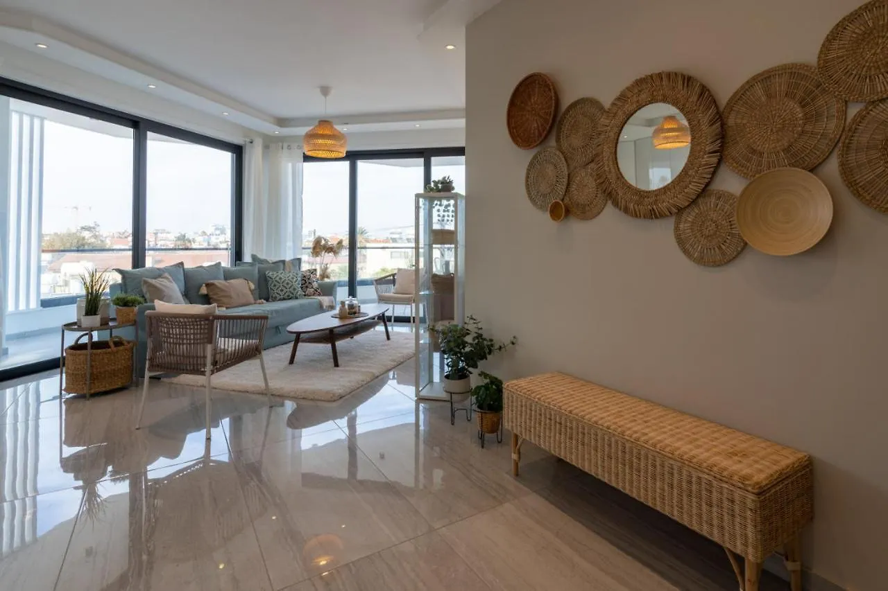 Marble 2-Bedroom Apartment In Larnaca 0*,