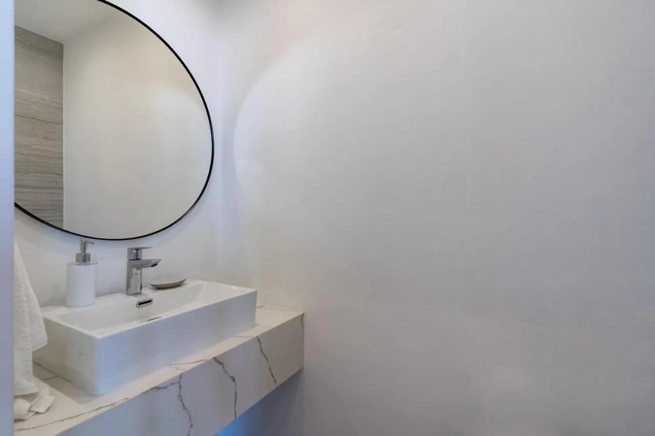 Marble 2-Bedroom Apartment In Larnaca